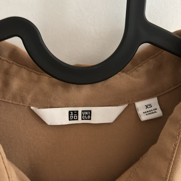Uniqlo XS gold/brown collared shirt - Picture 3 of 4